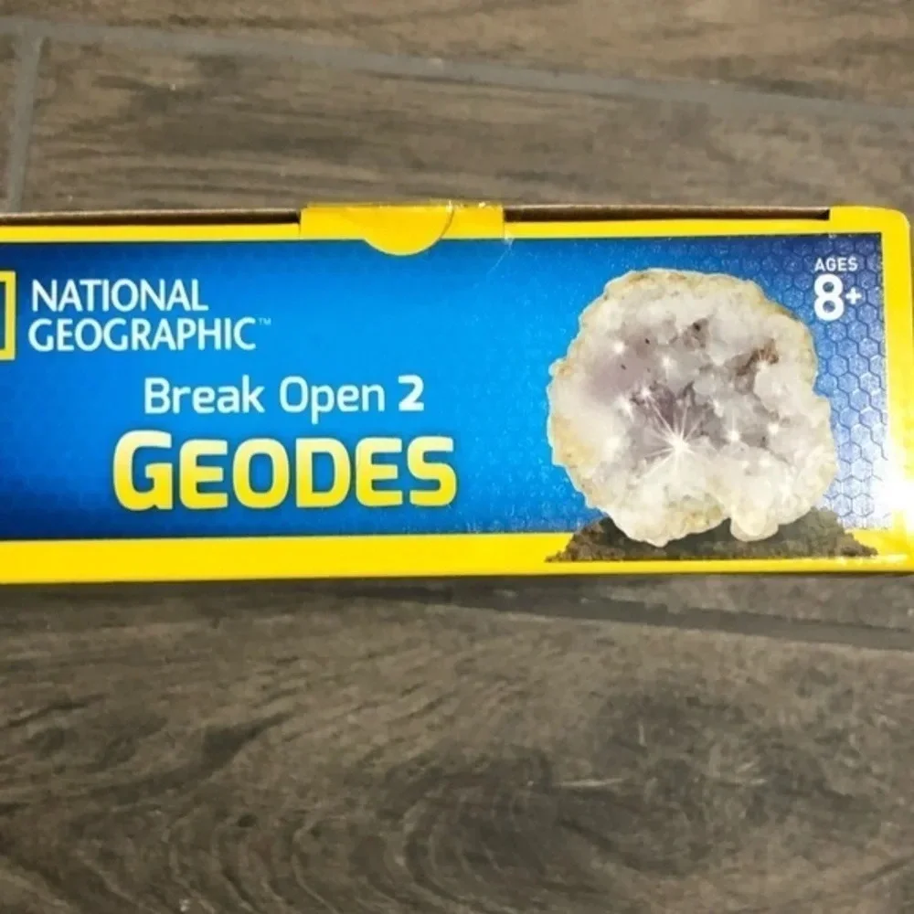 National Geographic break open 2 geodes